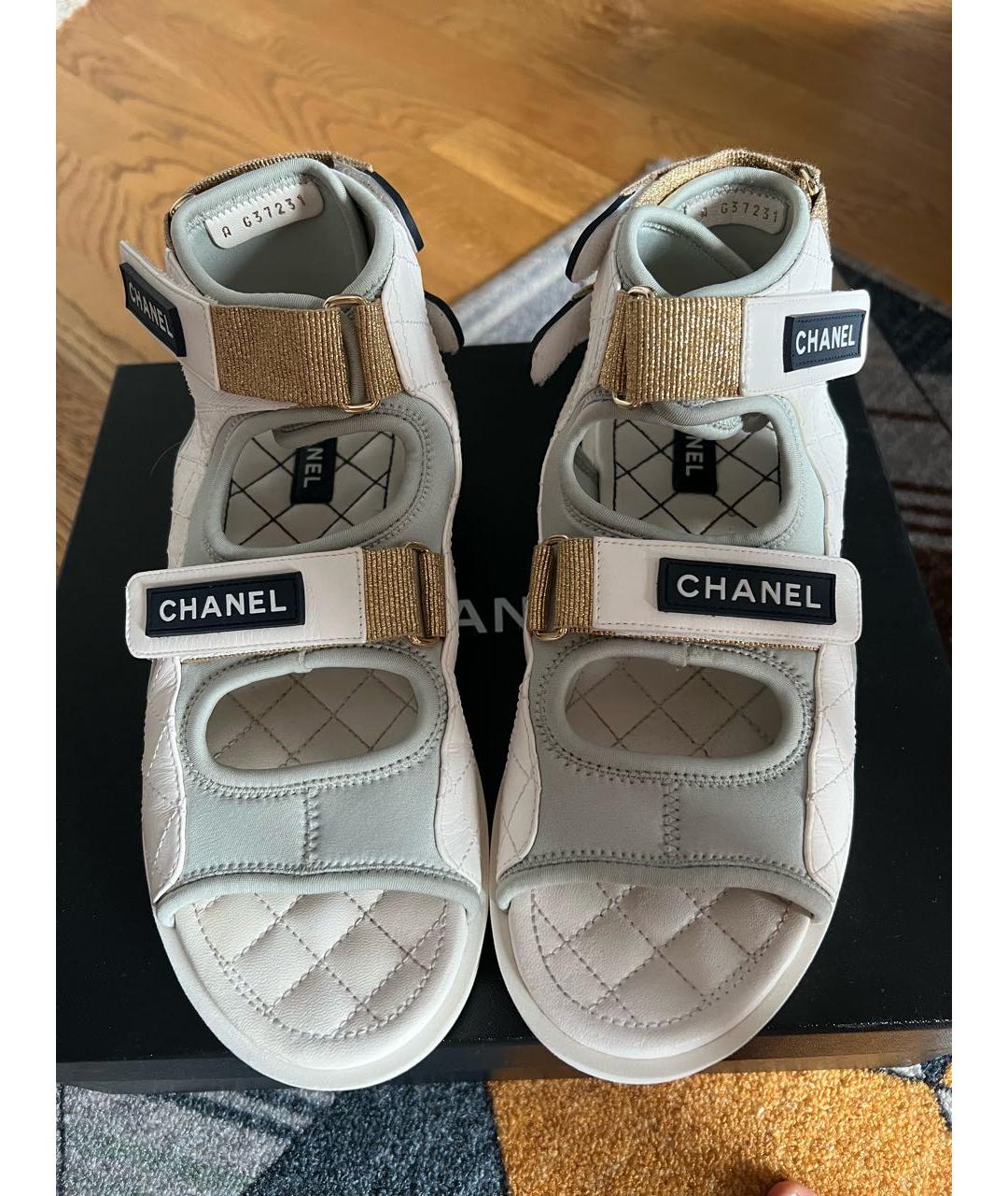 CHANEL Белые кожаные сандалии, фото 3