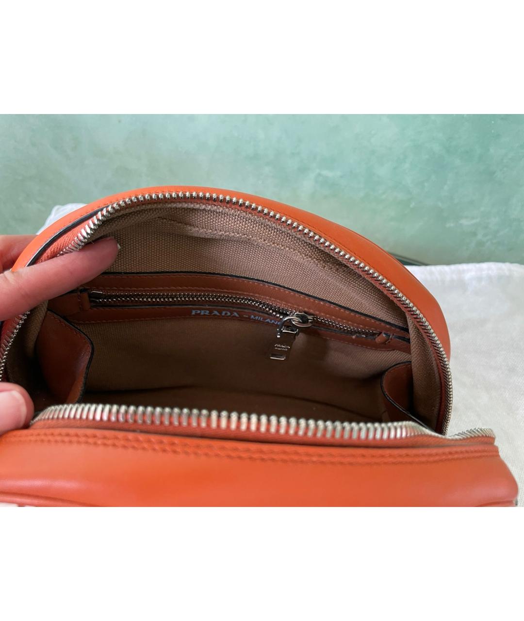 PRADA Оранжевая кожаная сумка с короткими ручками, фото 4