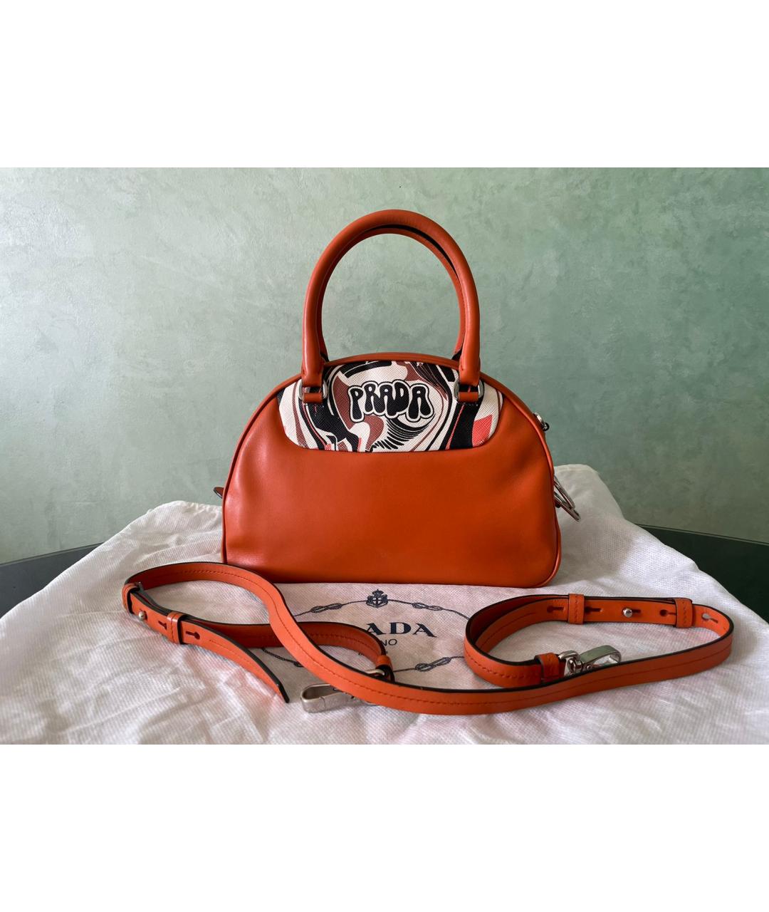 PRADA Оранжевая кожаная сумка с короткими ручками, фото 6