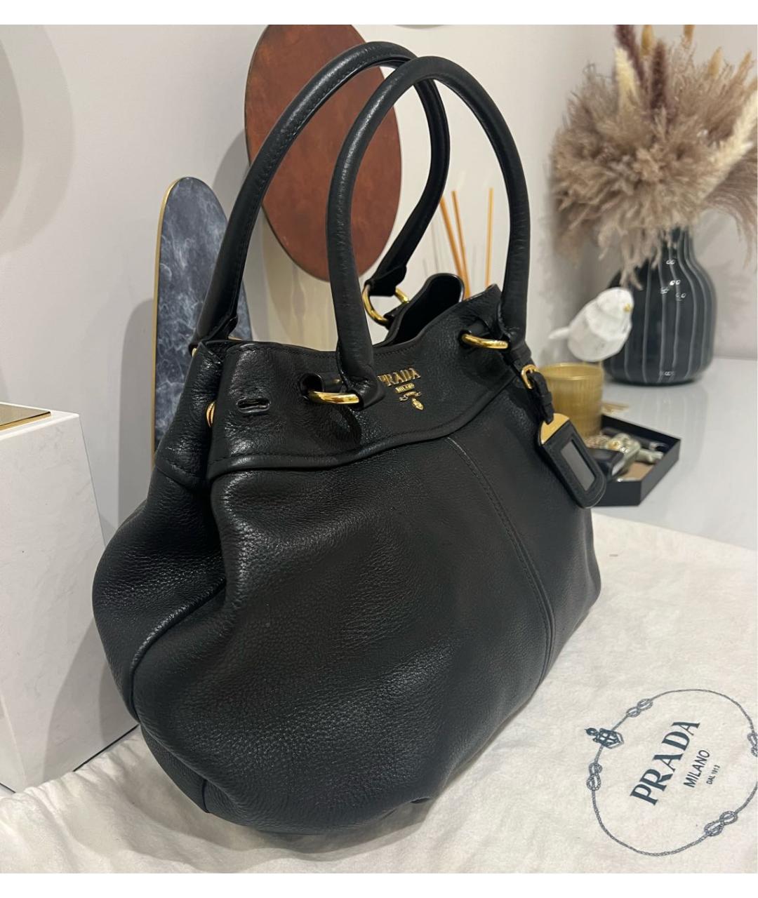 PRADA Черная кожаная сумка с короткими ручками, фото 2