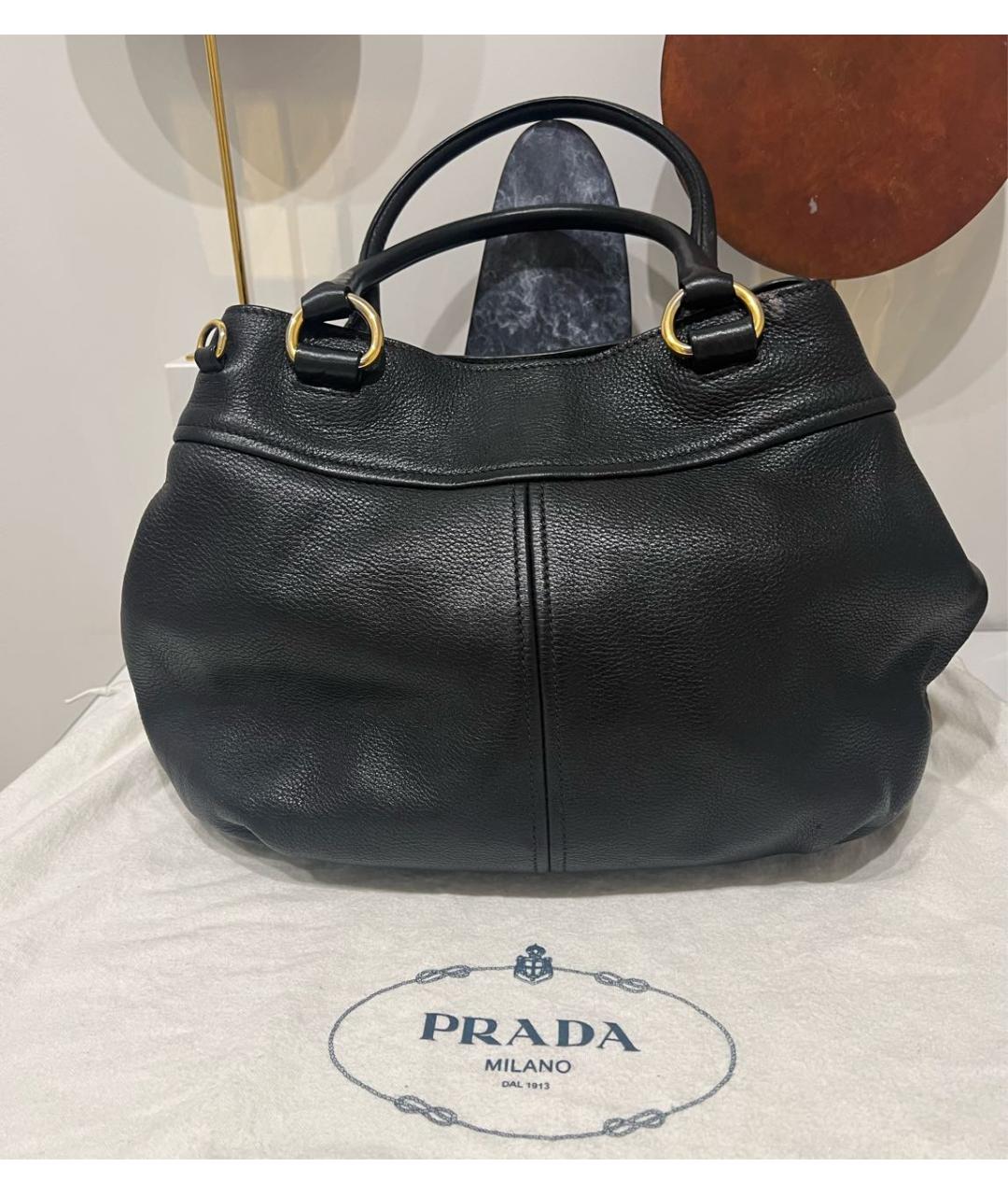 PRADA Черная кожаная сумка с короткими ручками, фото 3