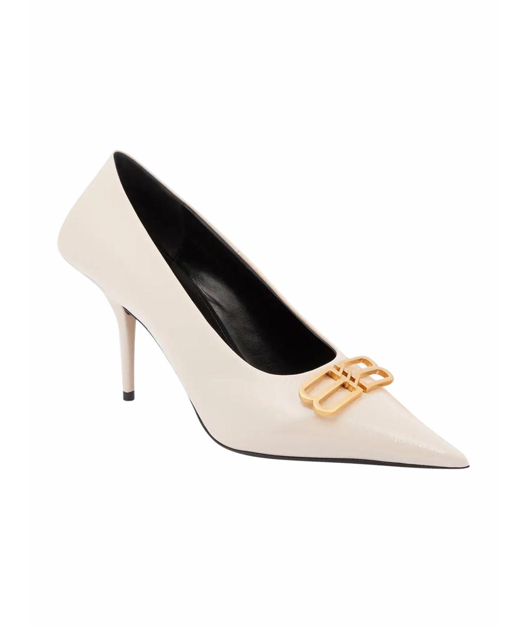 BALENCIAGA Бежевые лодочки на низком каблуке из лакированной кожи, фото 1