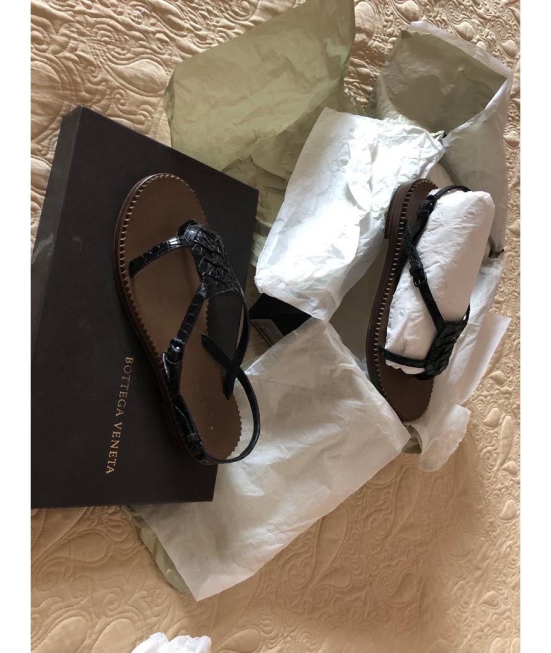 BOTTEGA VENETA Черные сандалии из экзотической кожи, фото 4