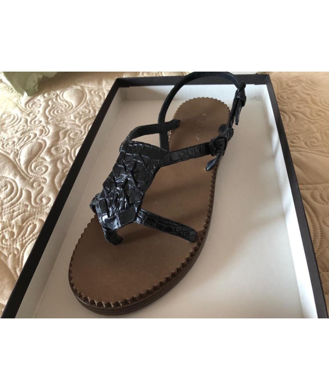BOTTEGA VENETA Черные сандалии из экзотической кожи, фото 3