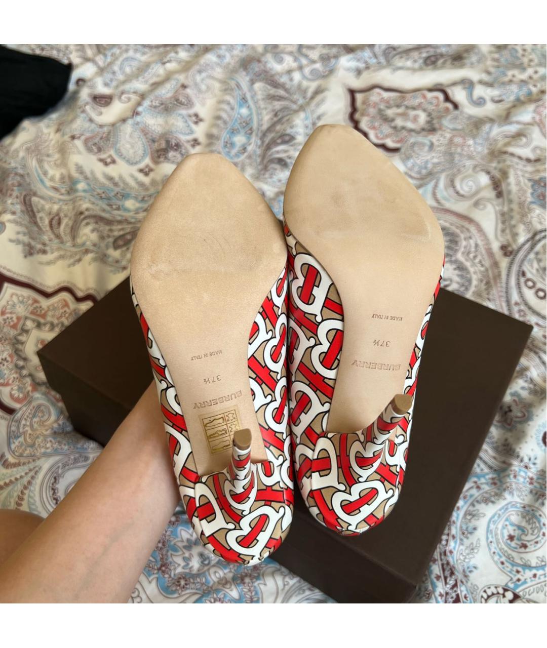 BURBERRY Бежевые кожаные туфли, фото 5