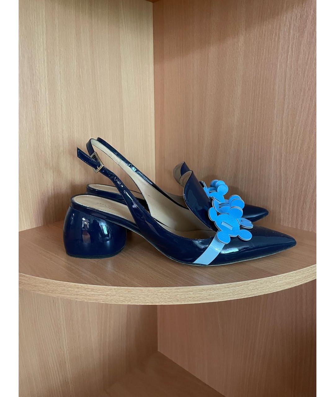 ANYA HINDMARCH Темно-синие туфли из лакированной кожи, фото 5