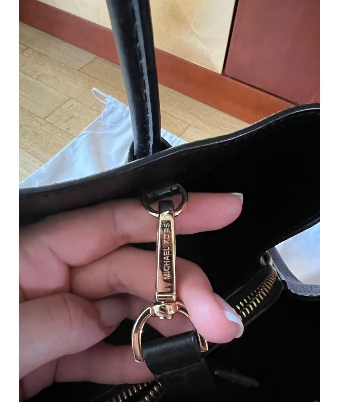 MICHAEL KORS Черная кожаная сумка с короткими ручками, фото 4