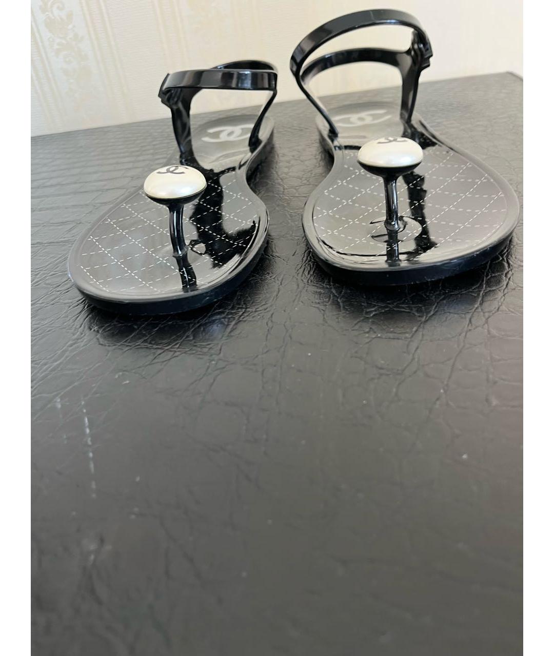 CHANEL PRE-OWNED Черные резиновые сандалии, фото 3
