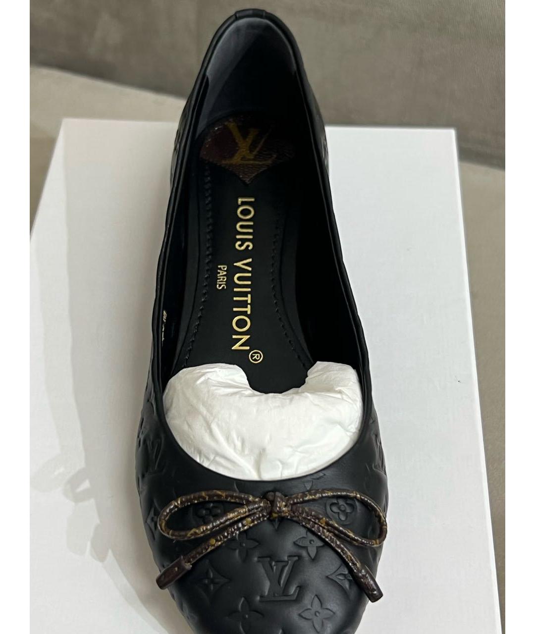 LOUIS VUITTON Черные кожаные балетки, фото 4