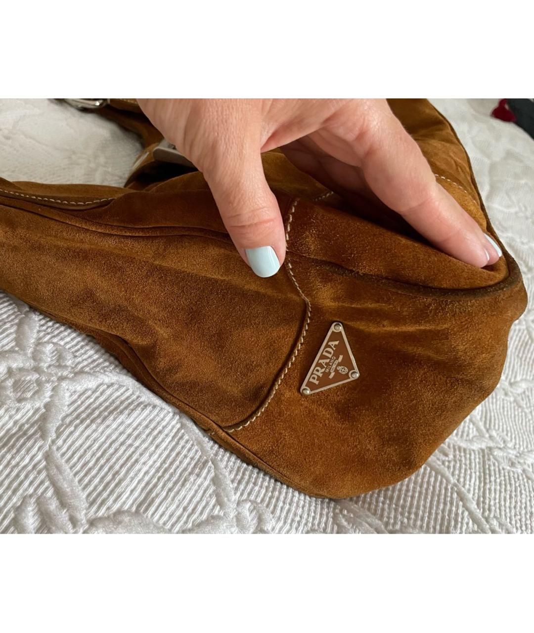PRADA Коричневая замшевая сумка с короткими ручками, фото 6