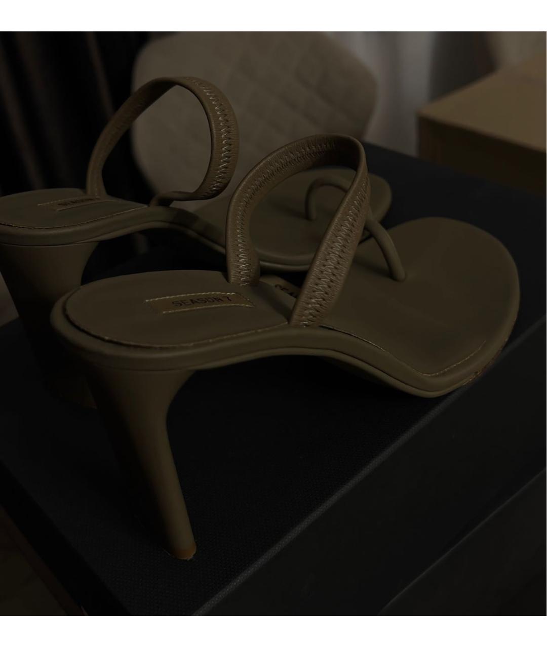 Yeezy deals minimal sandal