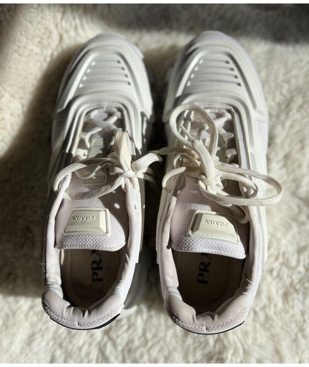PRADA Белые текстильные низкие кроссовки / кеды, фото 2