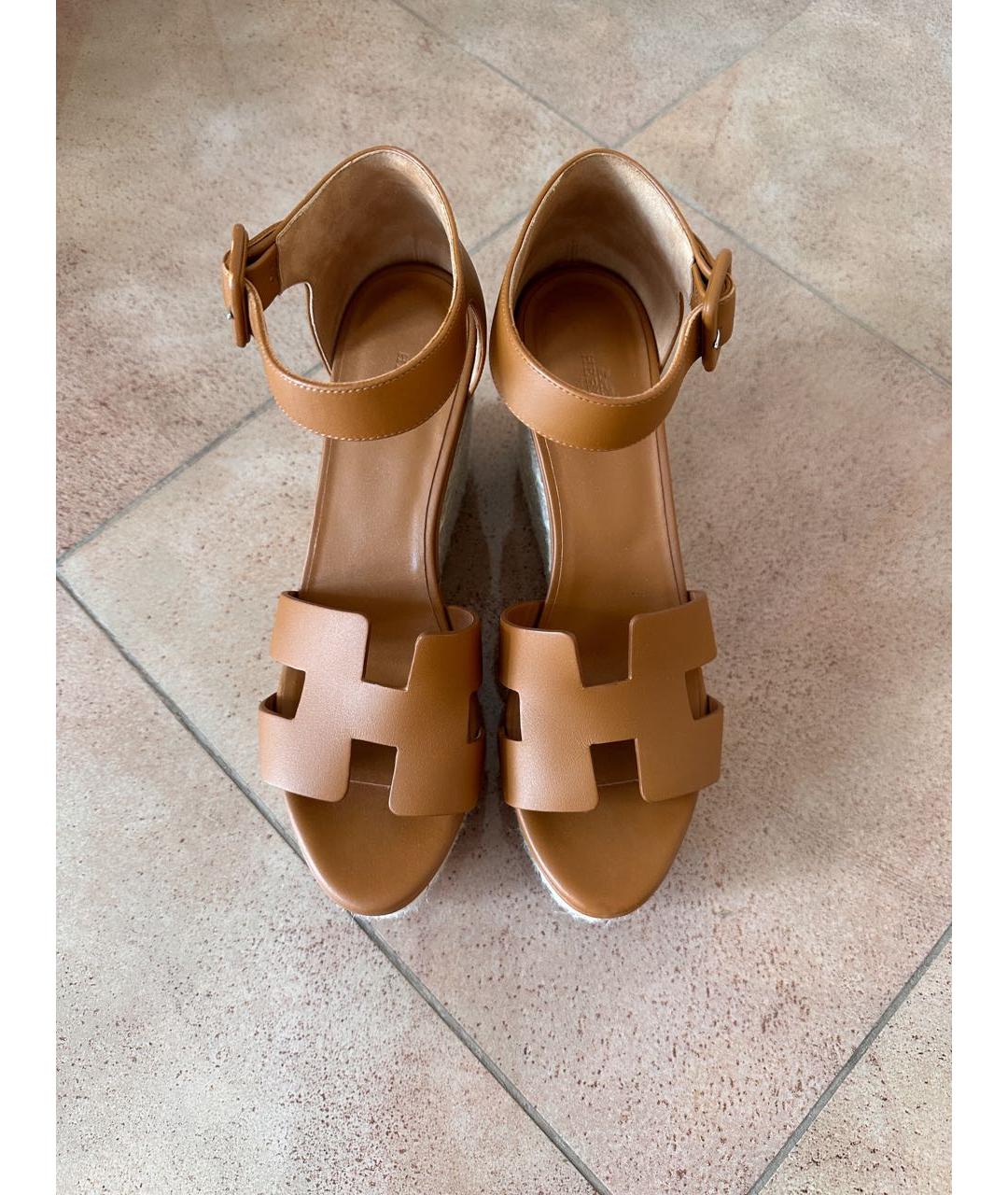 HERMES Бежевые кожаные босоножки, фото 3