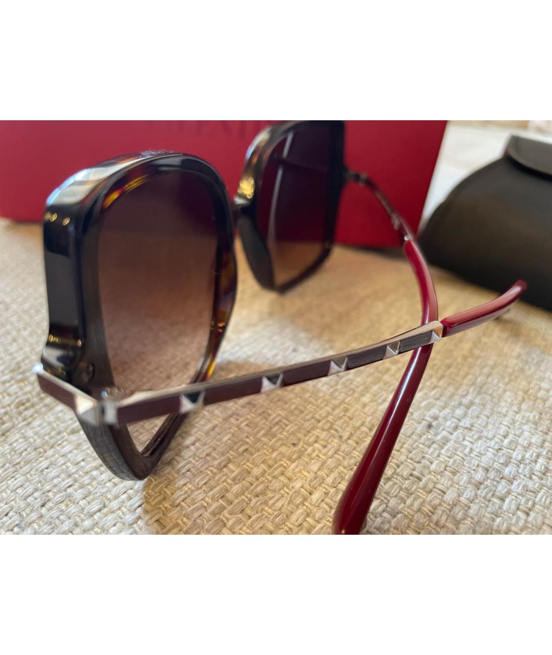 VALENTINO Коричневые пластиковые солнцезащитные очки, фото 6