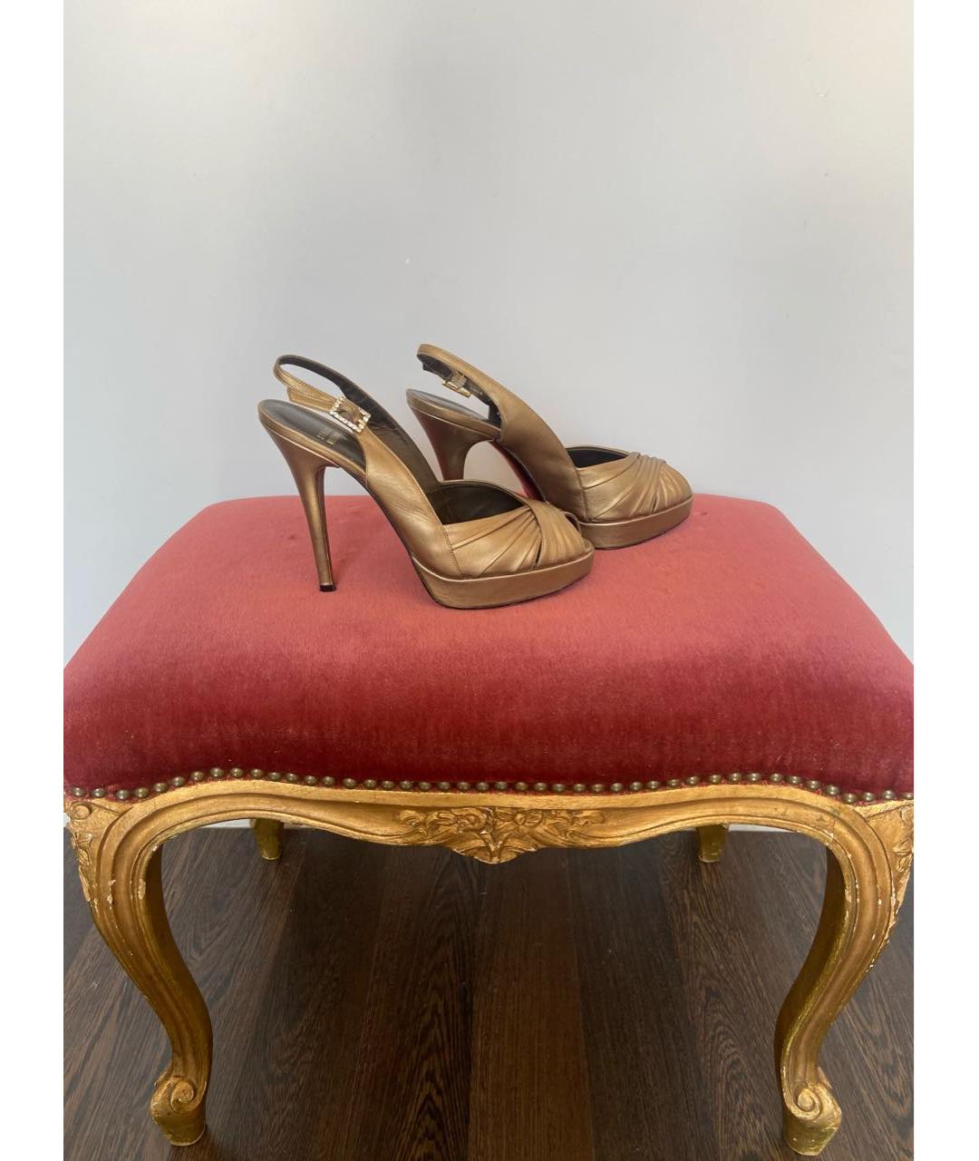 STUART WEITZMAN Золотые кожаные босоножки, фото 8