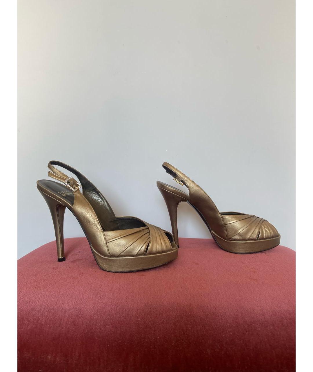 STUART WEITZMAN Золотые кожаные босоножки, фото 2