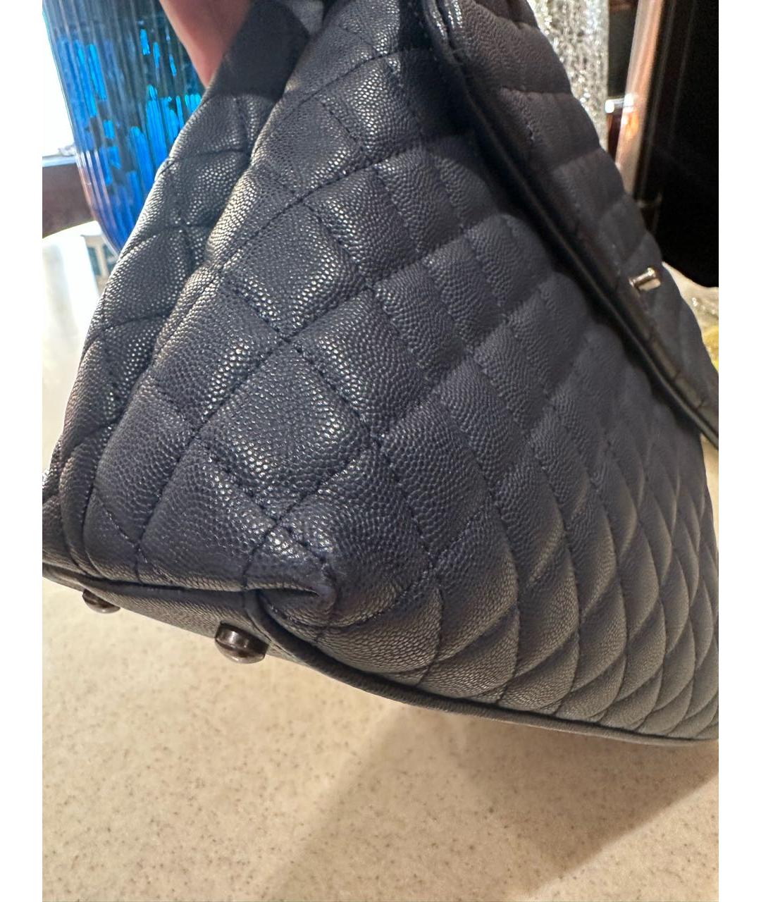 CHANEL Темно-синяя кожаная сумка с короткими ручками, фото 7