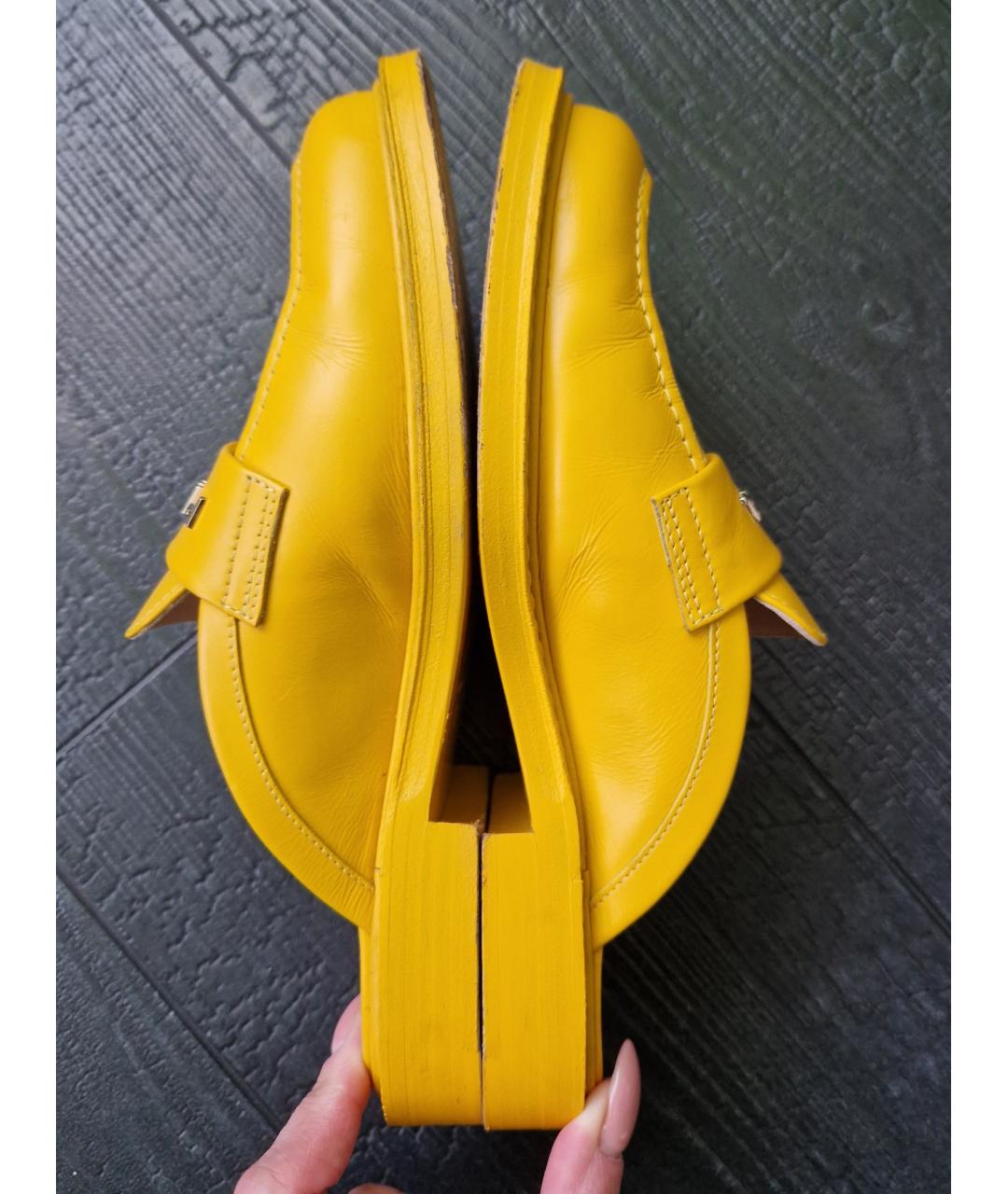 CHANEL PRE-OWNED Желтые кожаные мюли, фото 5