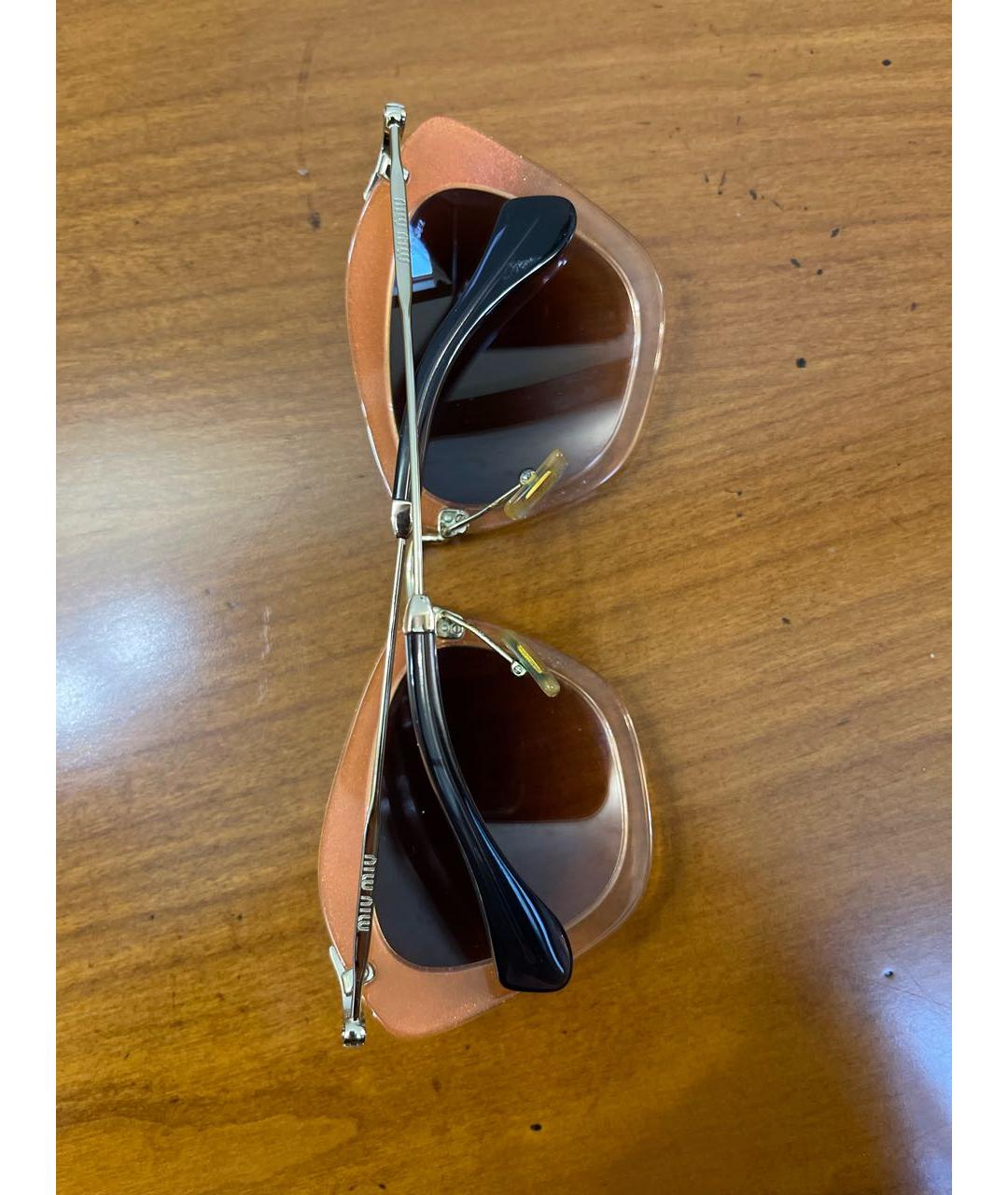 MIU MIU Оранжевое пластиковые солнцезащитные очки, фото 5