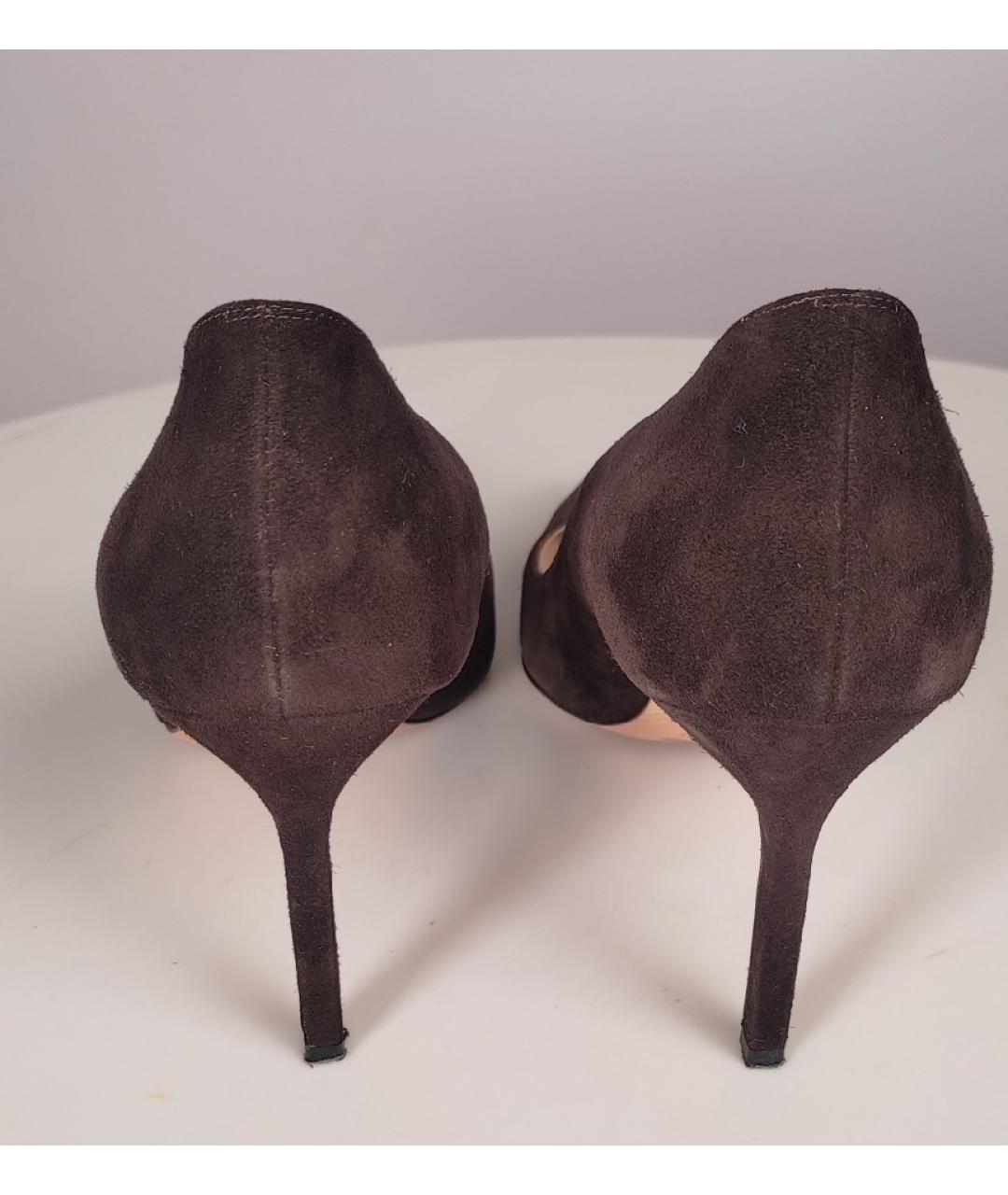 MANOLO BLAHNIK Коричневые замшевые туфли, фото 4