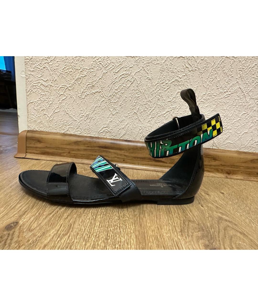 LOUIS VUITTON Черные текстильные сандалии, фото 3