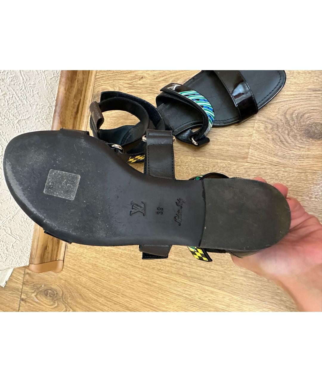 LOUIS VUITTON Черные текстильные сандалии, фото 6