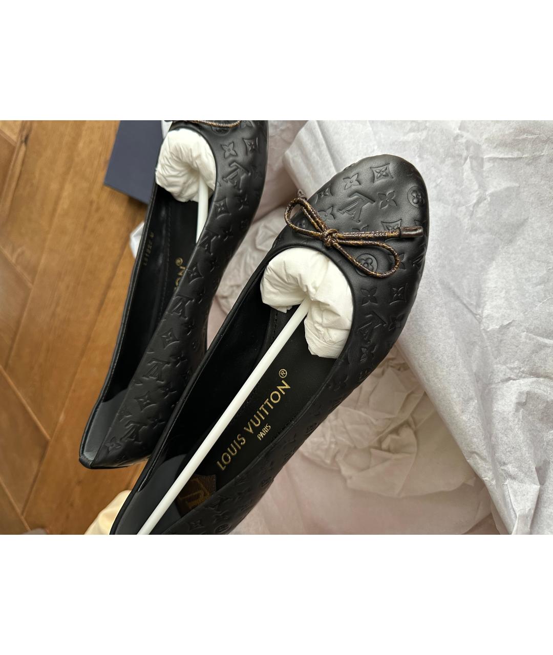 LOUIS VUITTON Черные кожаные балетки, фото 2