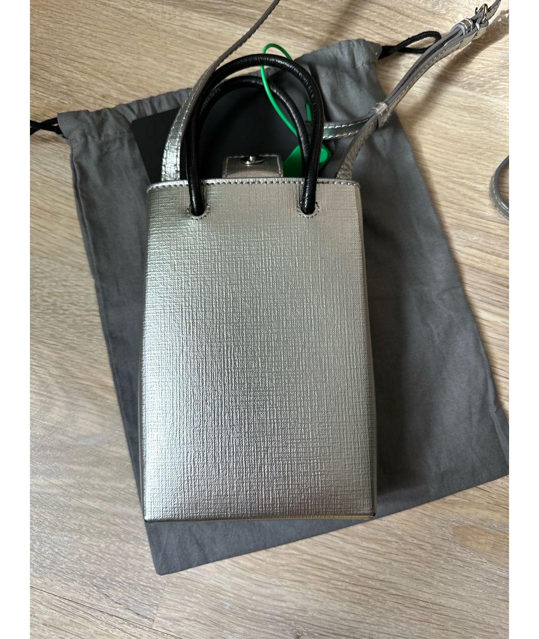 BALENCIAGA Серебряная кожаная сумка с короткими ручками, фото 3