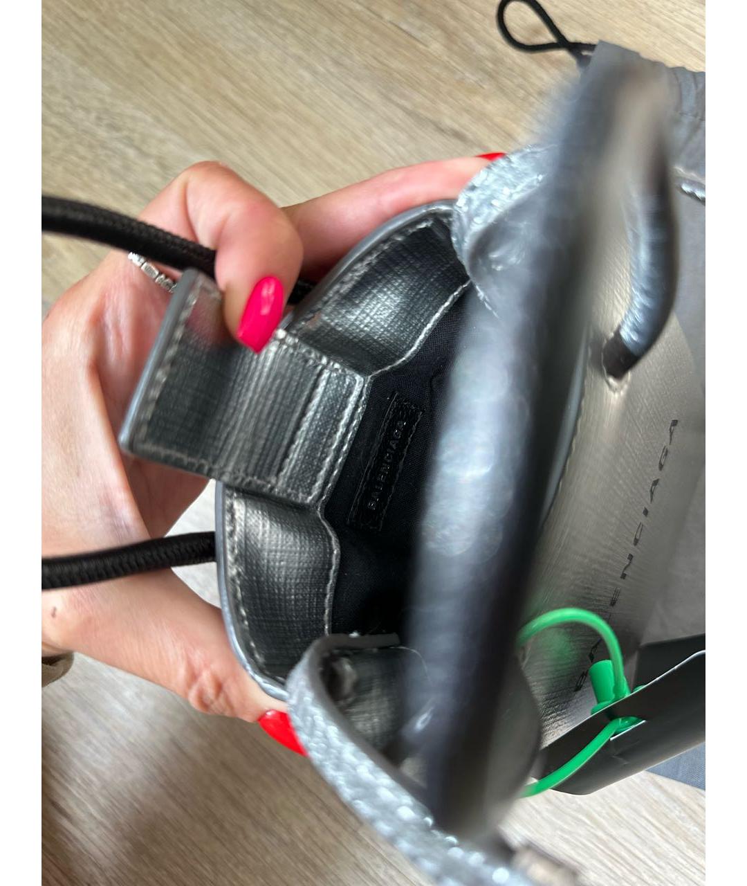 BALENCIAGA Серебряная кожаная сумка с короткими ручками, фото 4