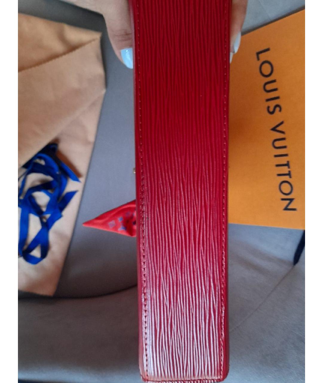 LOUIS VUITTON Красная кожаная сумка с короткими ручками, фото 8