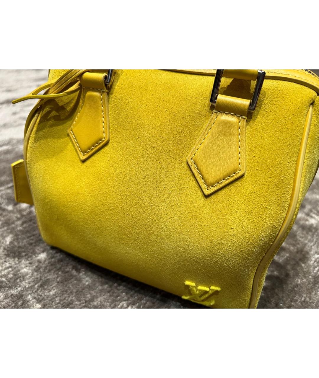 LOUIS VUITTON PRE-OWNED Желтая замшевая сумка с короткими ручками, фото 5