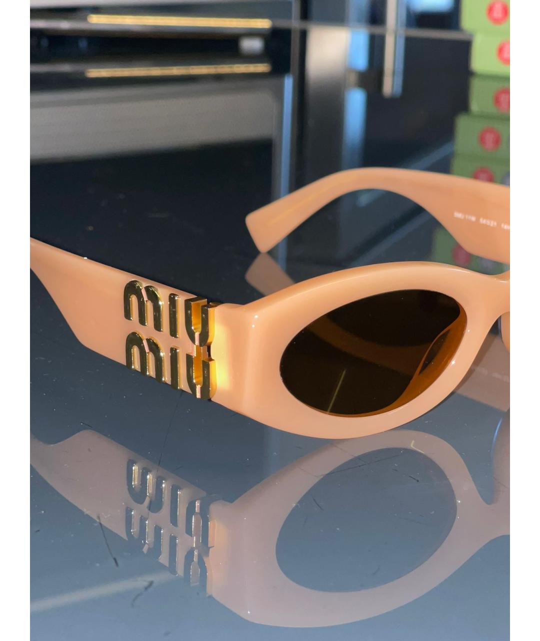 MIU MIU Бежевые пластиковые солнцезащитные очки, фото 2