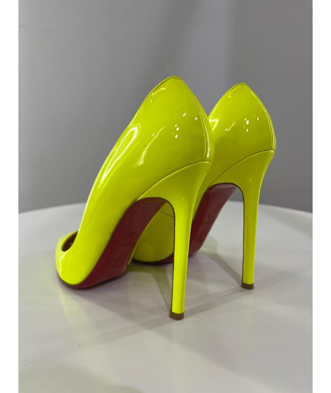 CHRISTIAN LOUBOUTIN Желтые туфли из лакированной кожи, фото 6