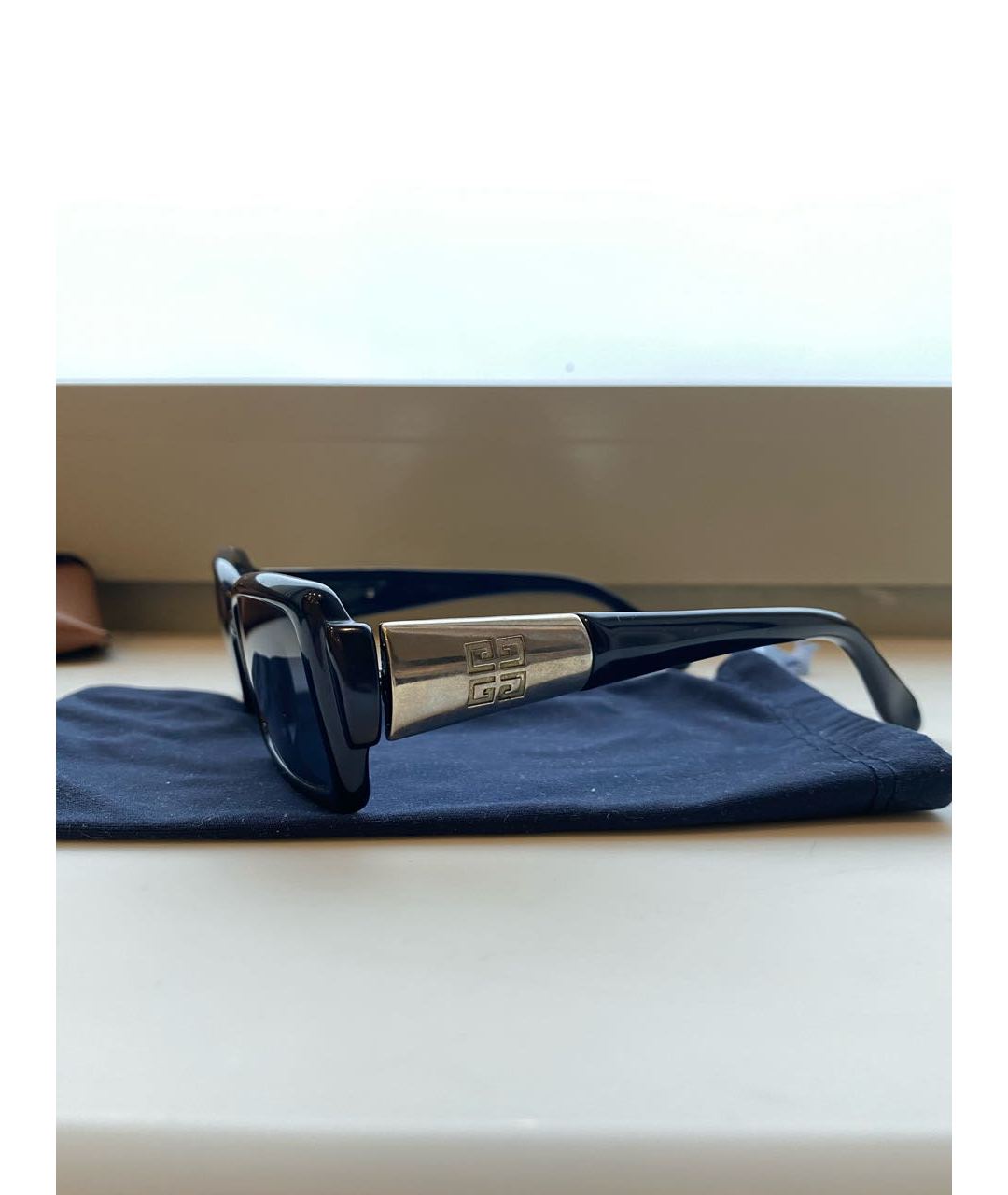 GIVENCHY Темно-синие пластиковые солнцезащитные очки, фото 2