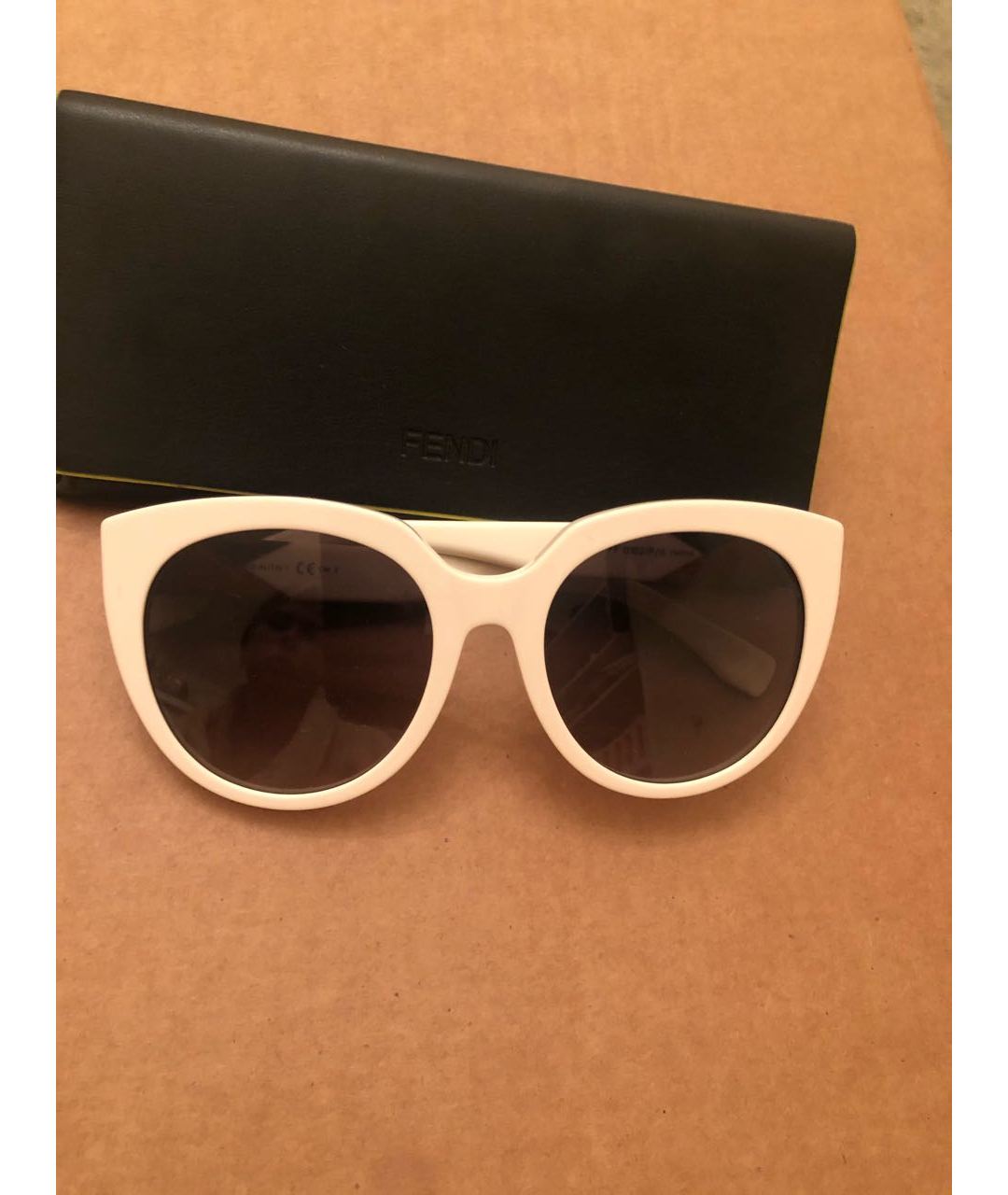 FENDI Белые пластиковые солнцезащитные очки, фото 7