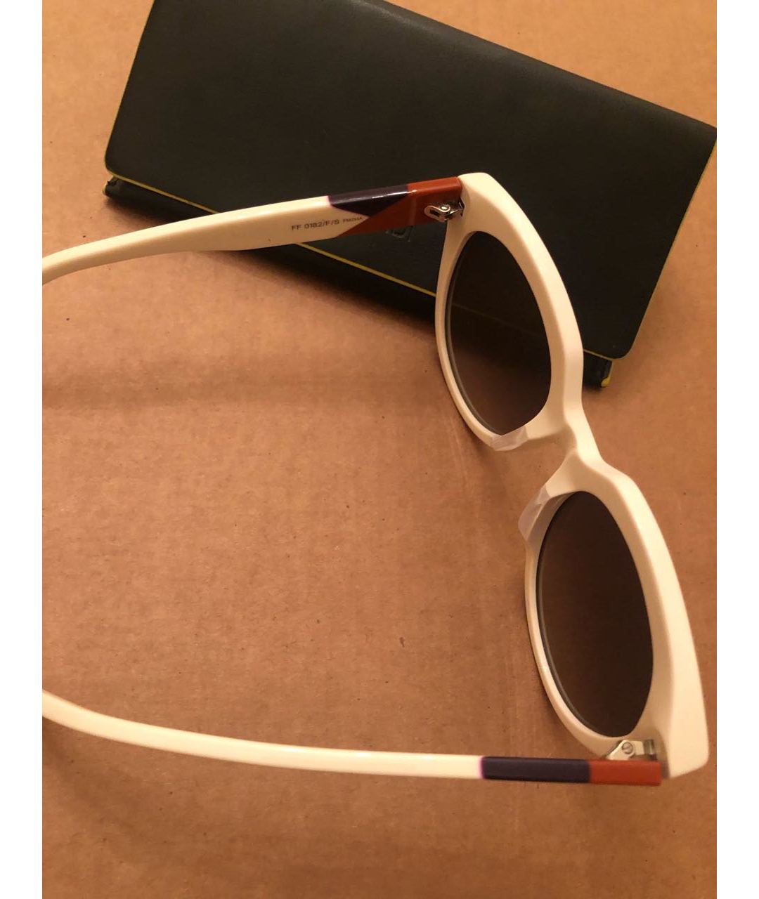 FENDI Белые пластиковые солнцезащитные очки, фото 4