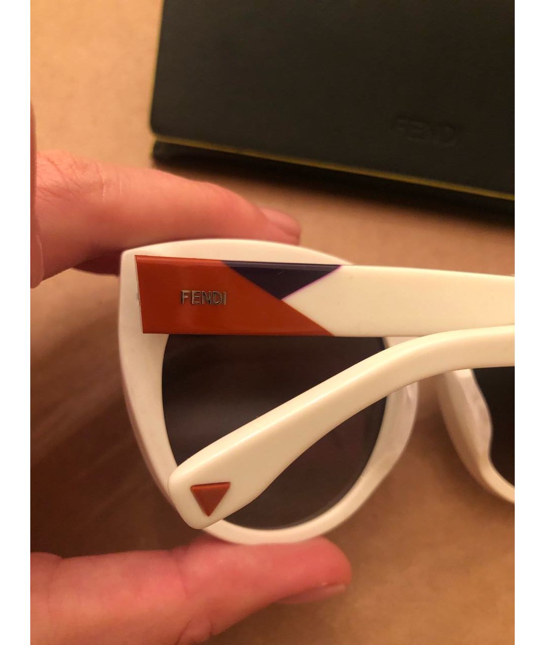 FENDI Белые пластиковые солнцезащитные очки, фото 3