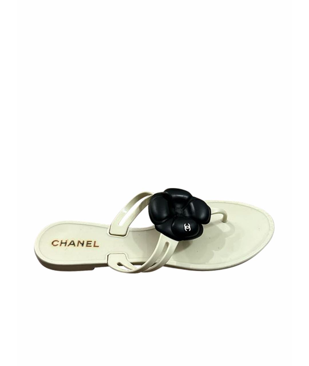 CHANEL PRE-OWNED Белые резиновые шлепанцы, фото 1