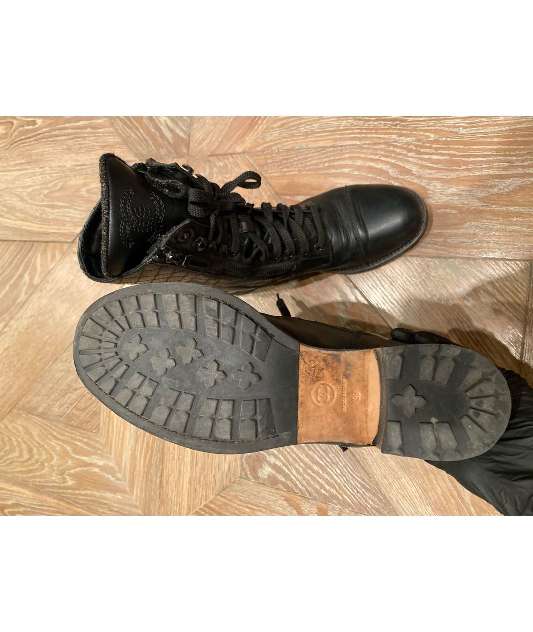 CHANEL PRE-OWNED Черные кожаные ботинки, фото 3