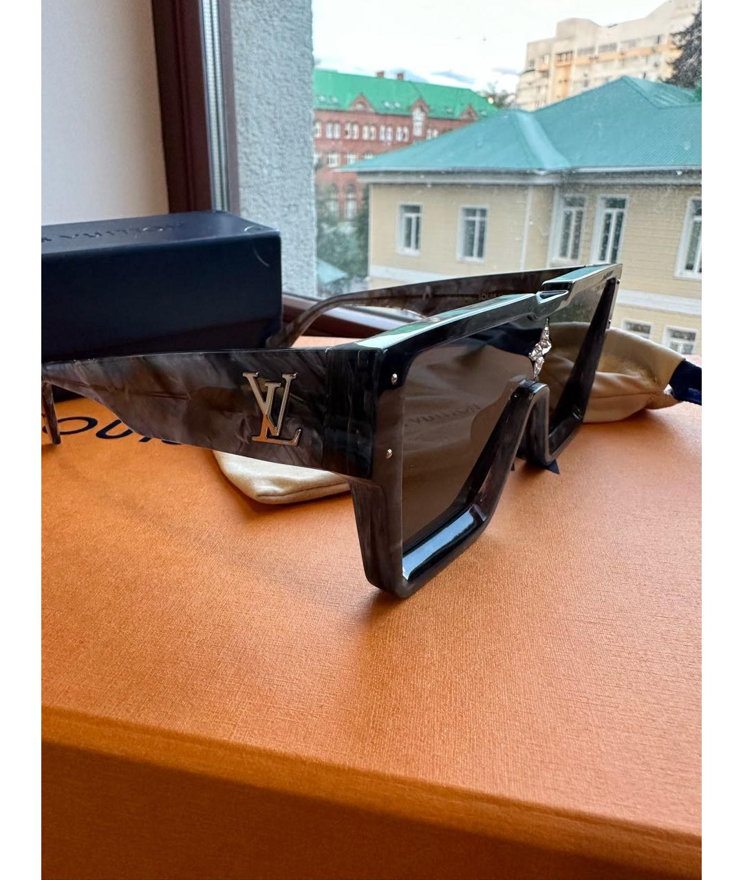 LOUIS VUITTON PRE-OWNED Серые солнцезащитные очки, фото 3