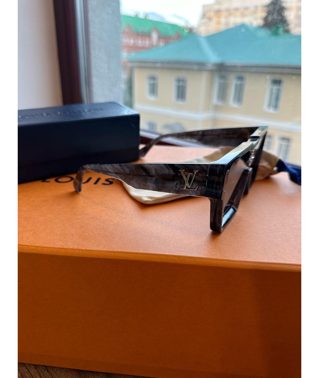 LOUIS VUITTON PRE-OWNED Серые солнцезащитные очки, фото 2