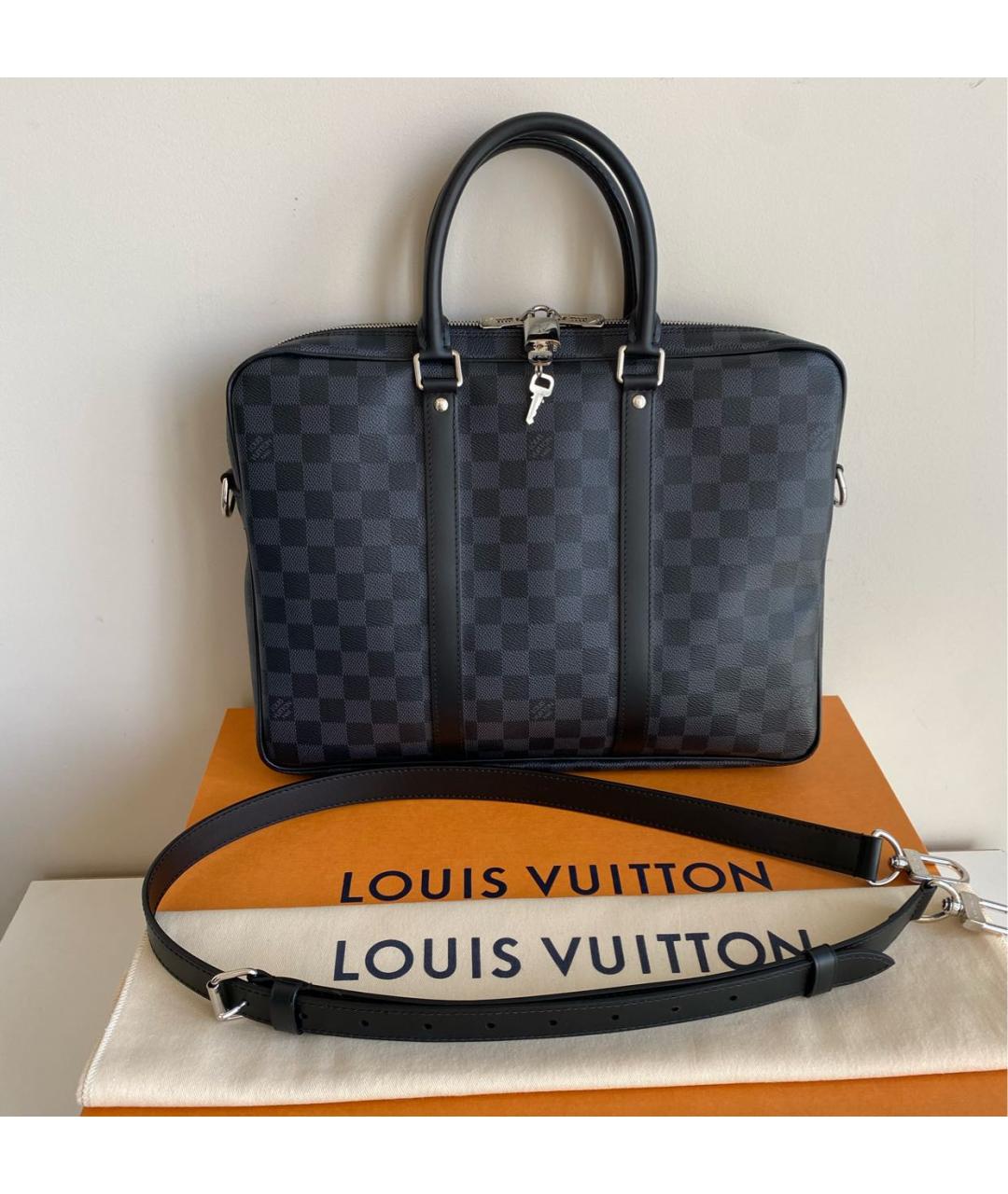 LOUIS VUITTON Антрацитовый портфель, фото 2