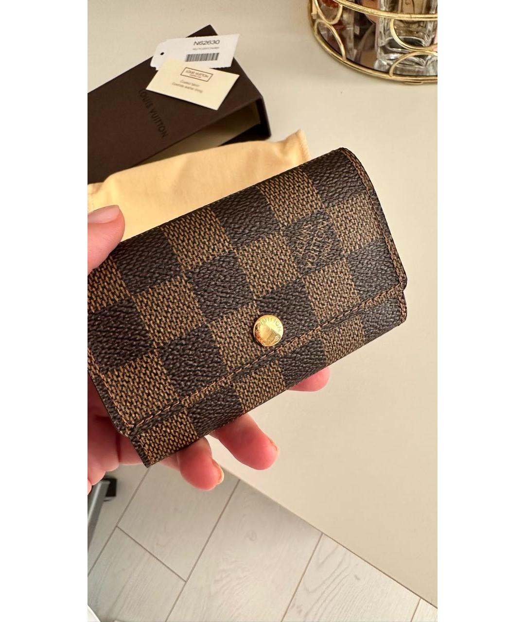 LOUIS VUITTON Коричневая ключница, фото 3