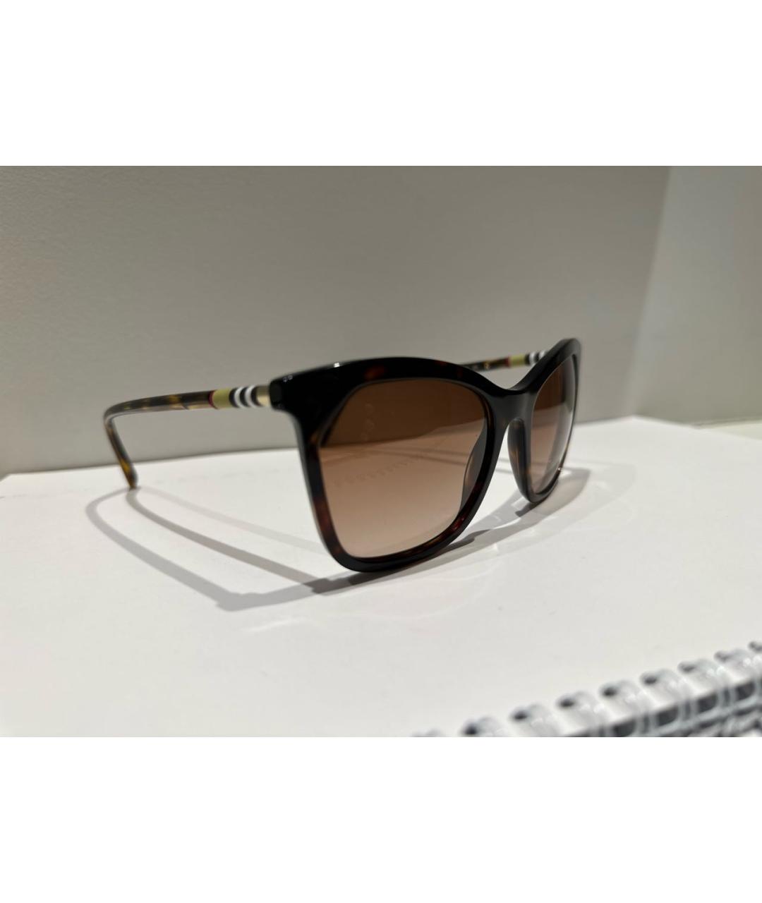 BURBERRY Коричневые пластиковые солнцезащитные очки, фото 2