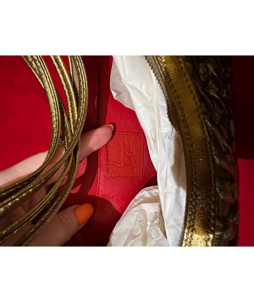 CHRISTIAN LOUBOUTIN Золотая кожаная сумка с короткими ручками, фото 4