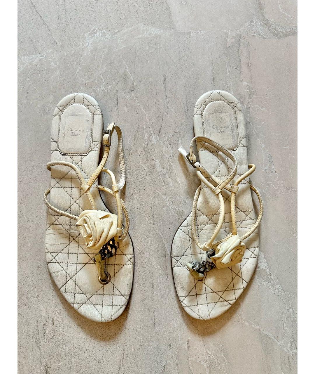 CHRISTIAN DIOR PRE-OWNED Бежевые кожаные сандалии, фото 2