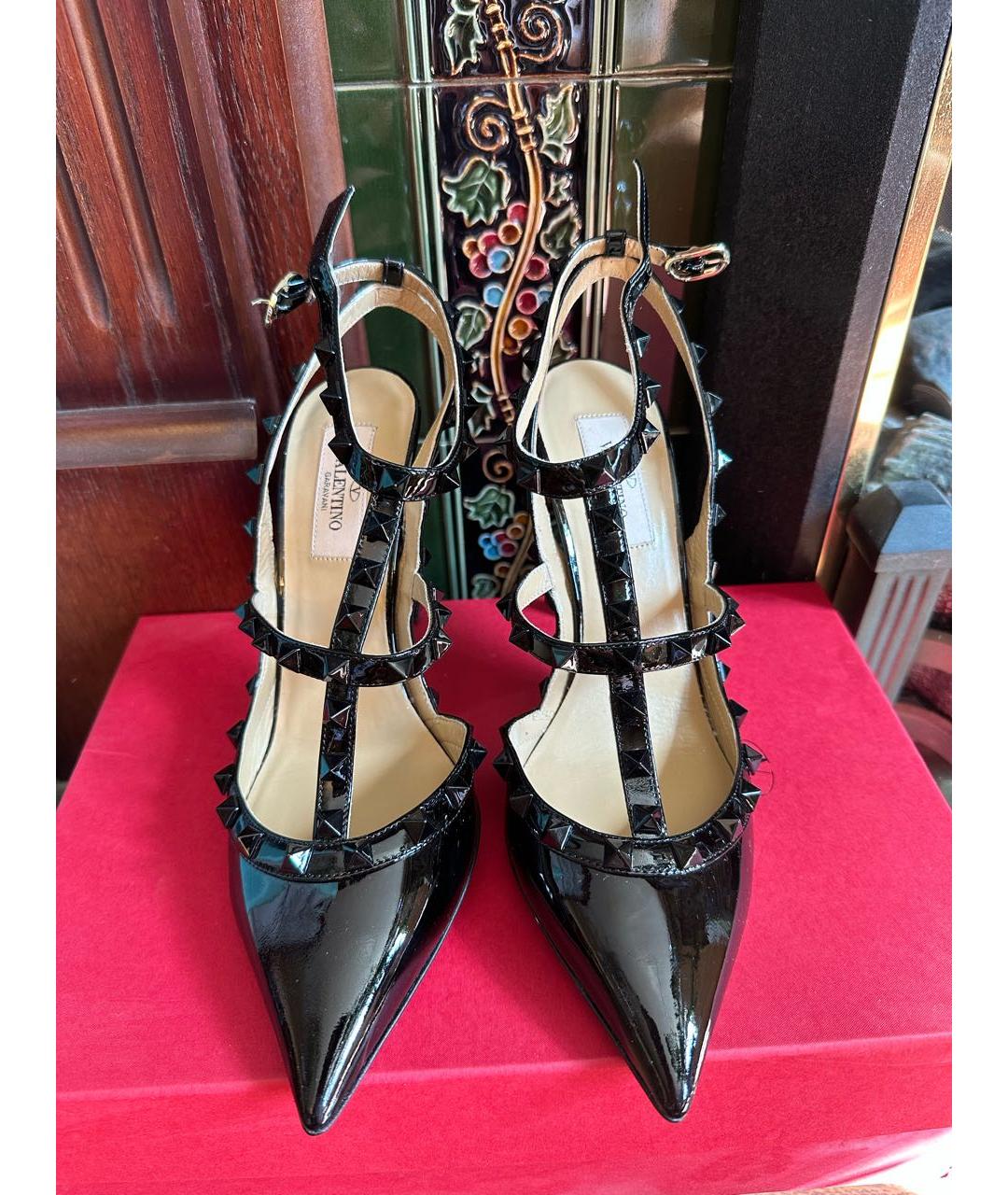 All black valentino rockstud heels hotsell