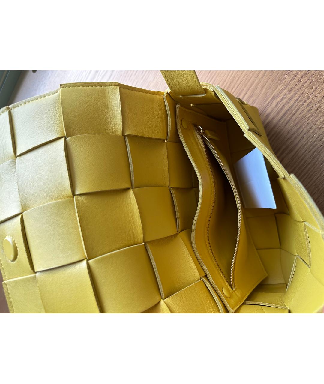 BOTTEGA VENETA Желтая кожаная сумка через плечо, фото 3