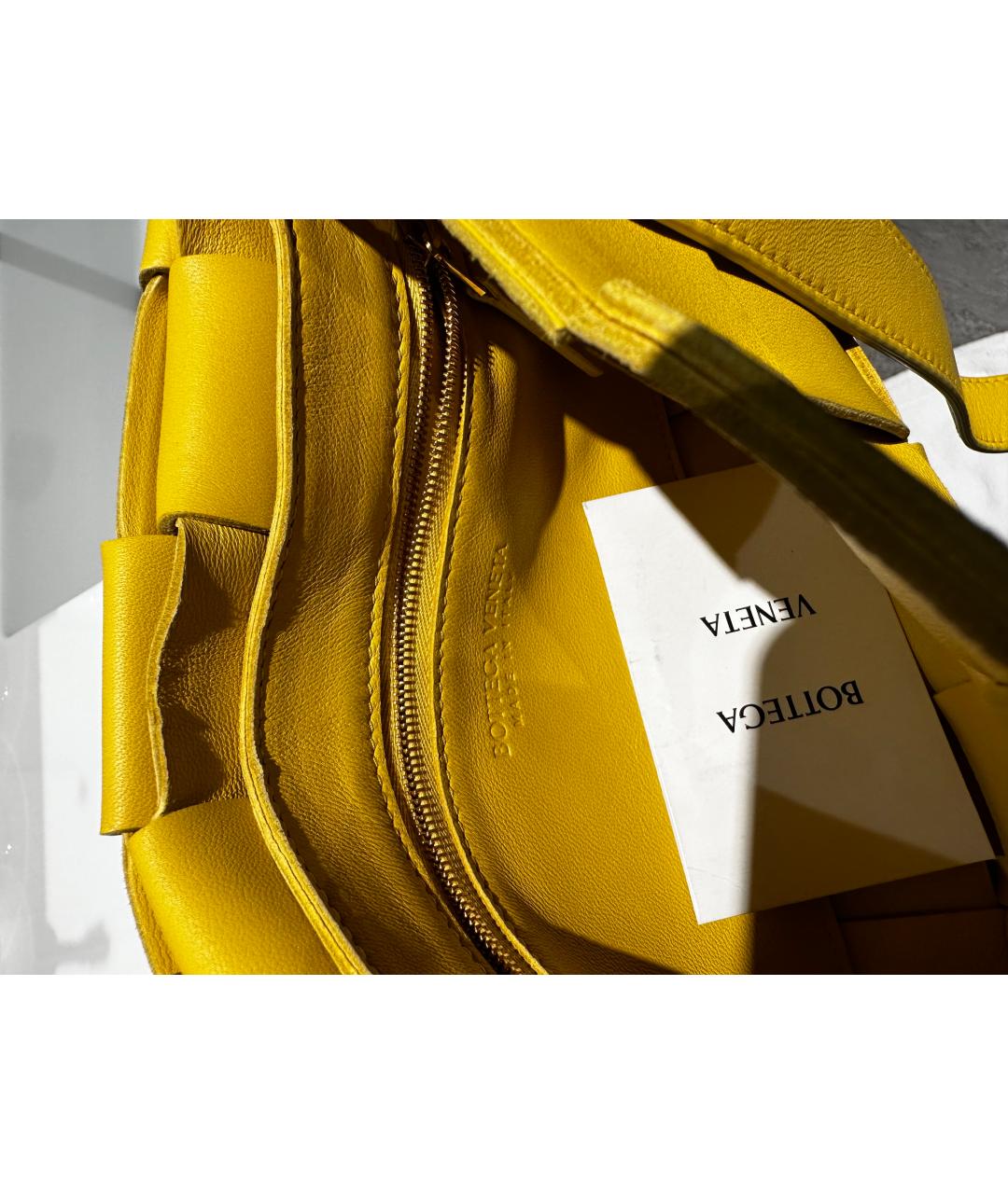 BOTTEGA VENETA Желтая кожаная сумка через плечо, фото 4