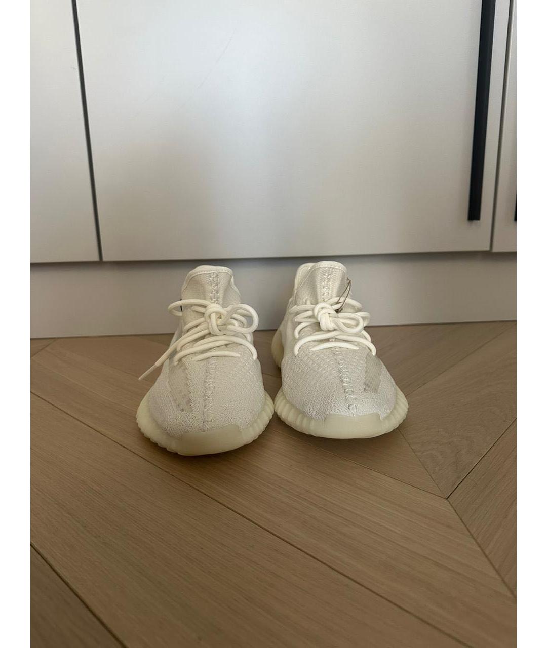 ADIDAS YEEZY Белые текстильные низкие кроссовки / кеды, фото 2